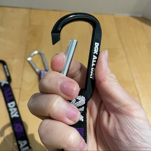 3 NWOT carabiner - Picture 2 of 3